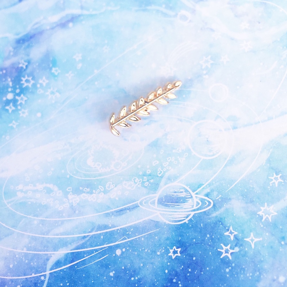 ✨ Gold leaf Pin ✨